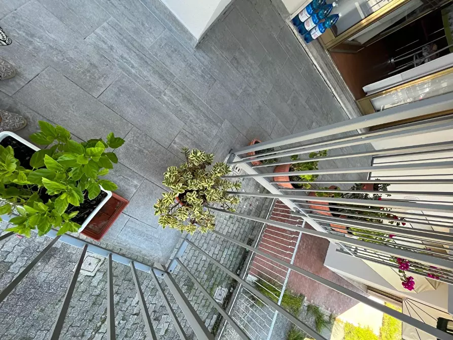 Immagine 8 di Appartamento in vendita  a Viareggio