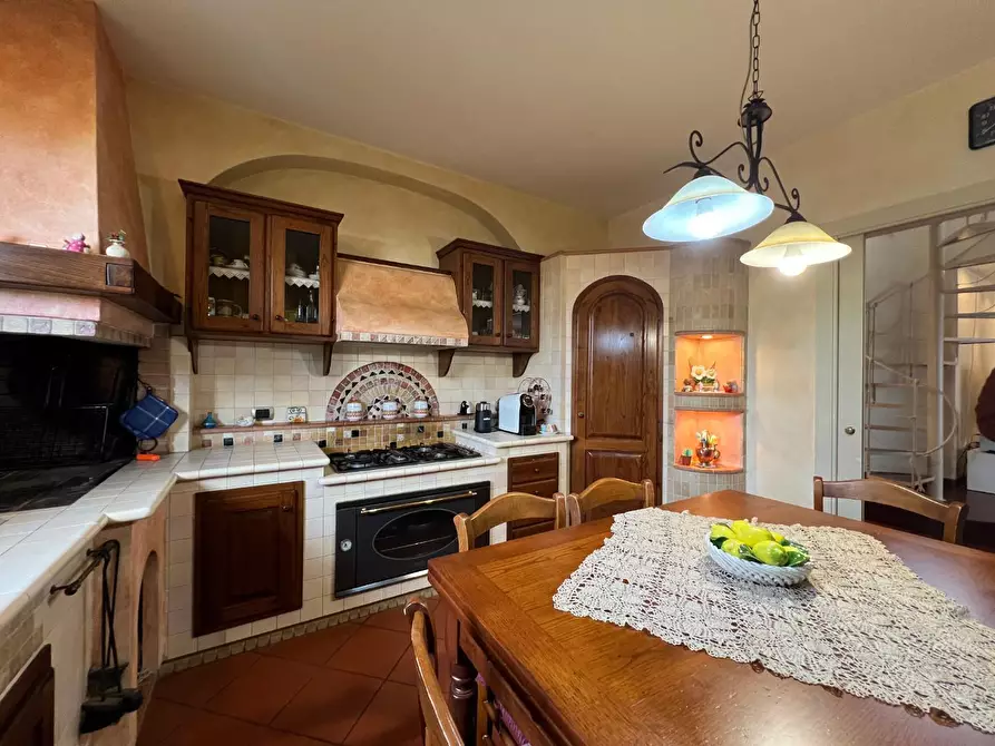 Immagine 10 di Villa in vendita  a Vinci