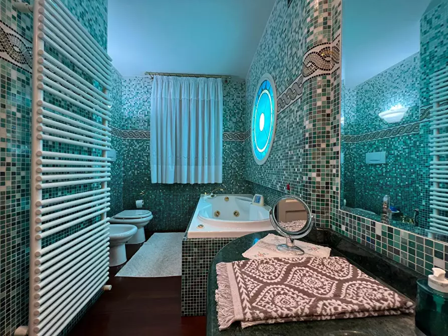 Immagine 28 di Villa in vendita  a Vinci