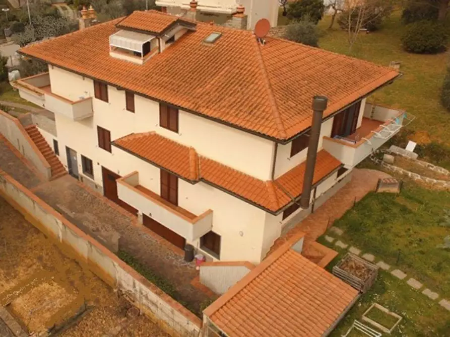 Immagine 3 di Villa in vendita  a Vinci