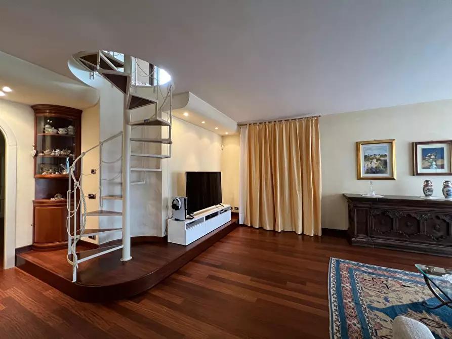 Immagine 22 di Villa in vendita  a Vinci