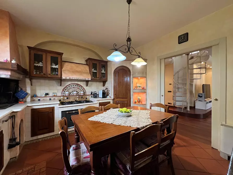 Immagine 11 di Villa in vendita  a Vinci