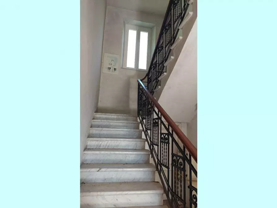 Immagine 4 di Villa in vendita  a Aulla