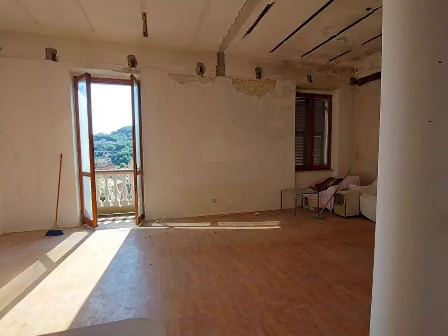 Immagine 30 di Villa in vendita  a Aulla