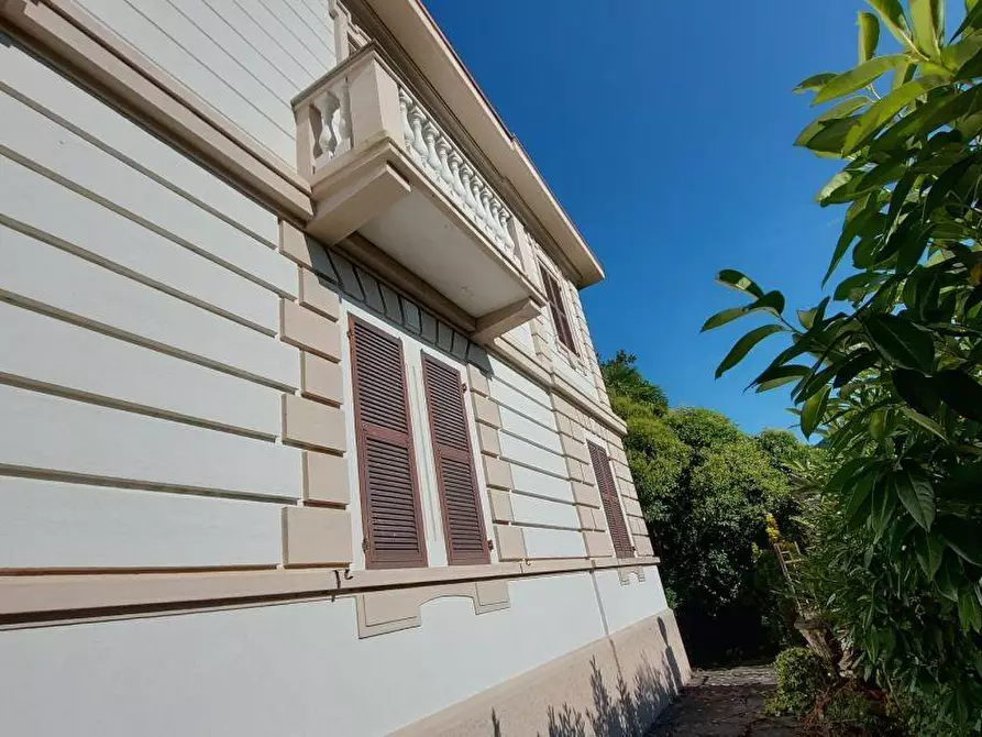 Immagine 46 di Villa in vendita  a Aulla