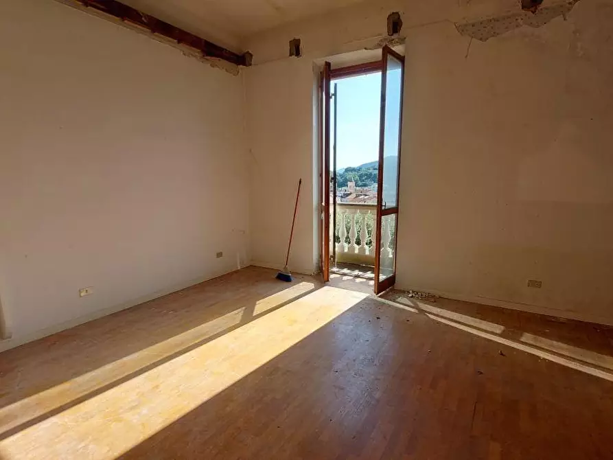 Immagine 8 di Villa in vendita  a Aulla