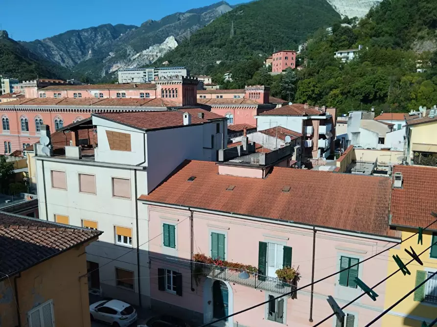 Immagine 10 di Appartamento in vendita  a Carrara