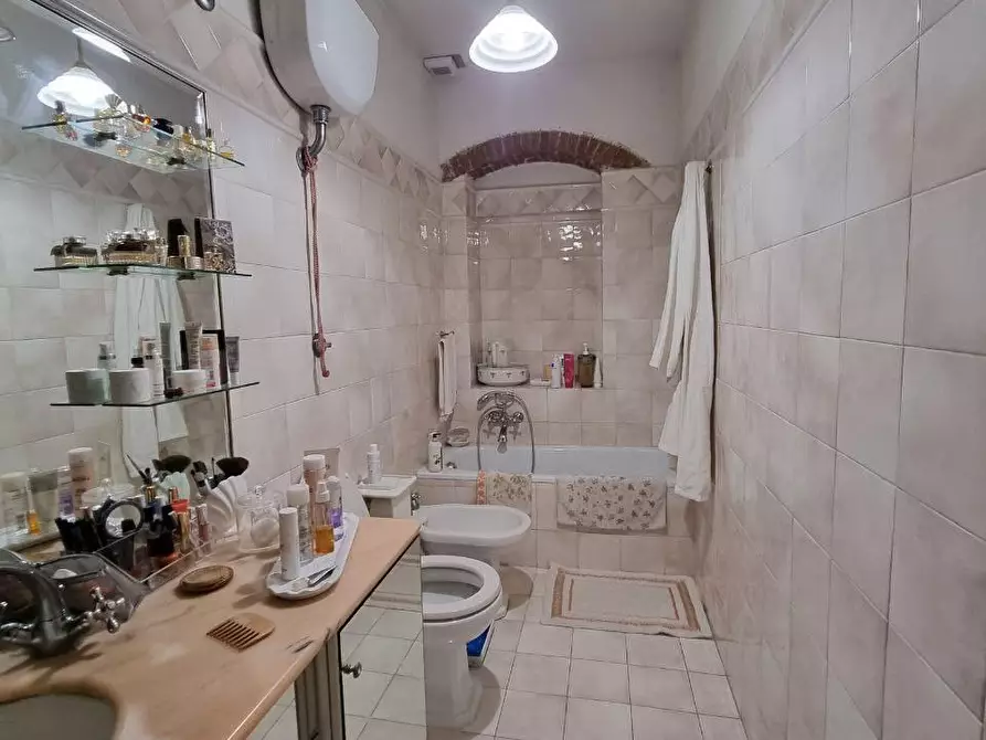 Immagine 13 di Porzione di casa in vendita  a Casole D'elsa