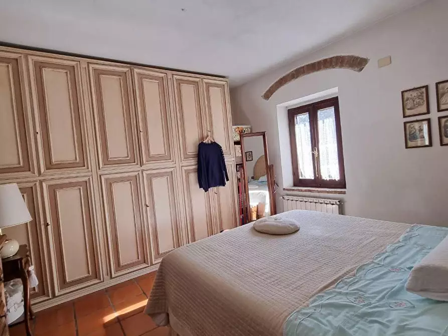 Immagine 14 di Porzione di casa in vendita  a Casole D'elsa