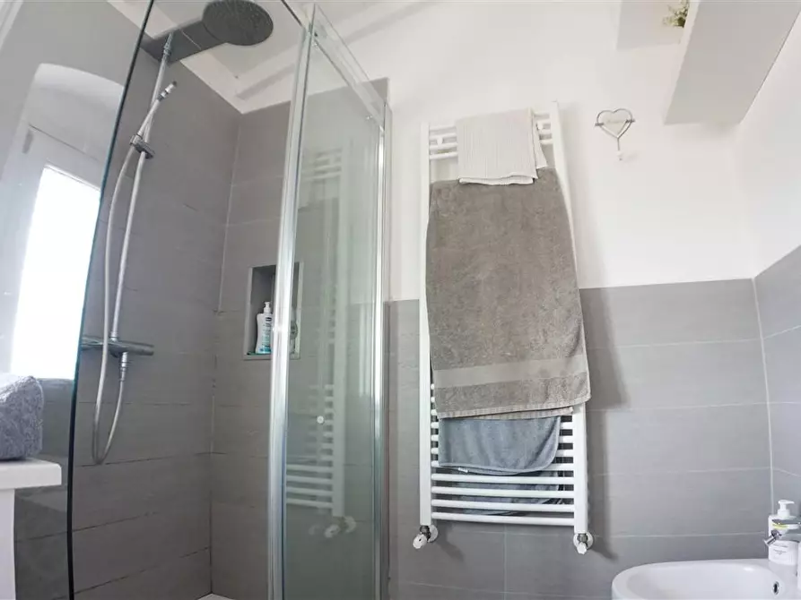 Immagine 15 di Appartamento in vendita  a Massa