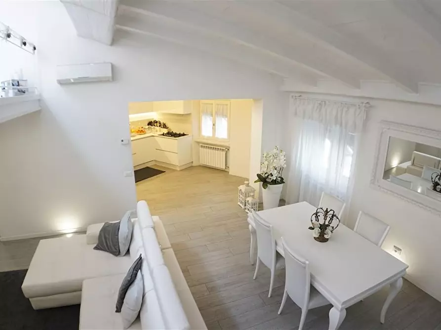 Immagine 8 di Appartamento in vendita  a Massa