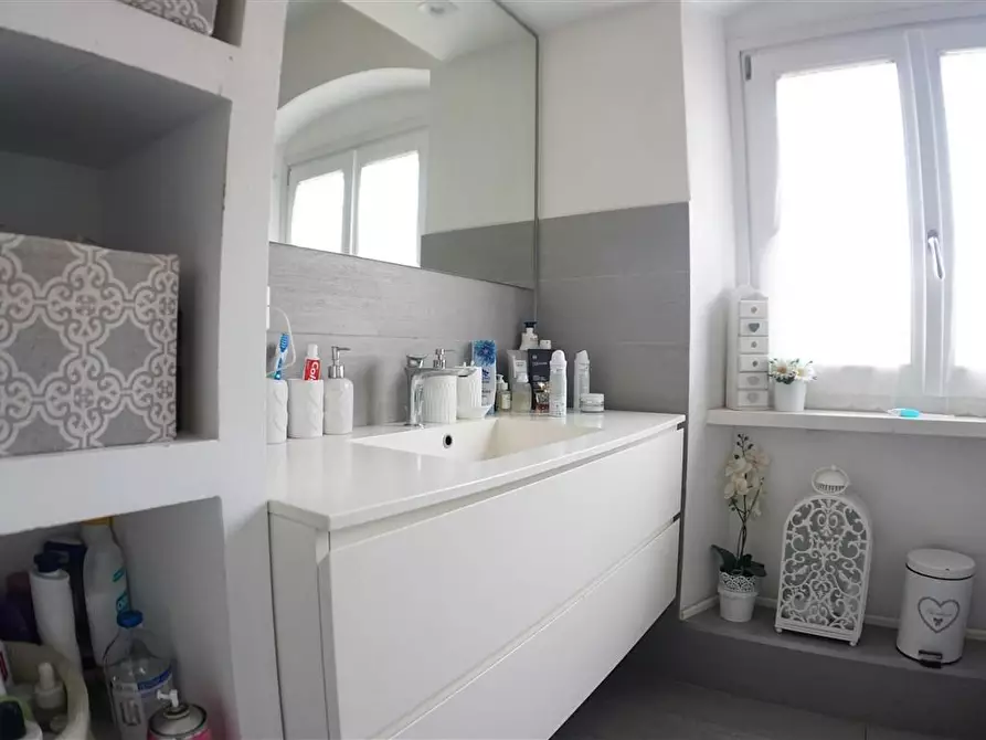 Immagine 14 di Appartamento in vendita  a Massa