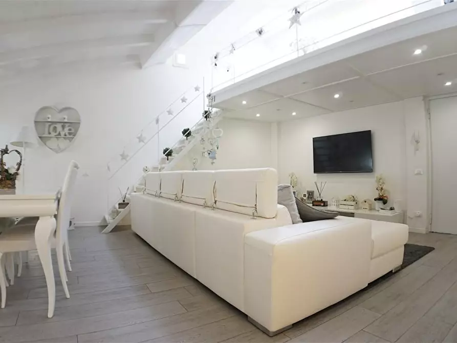 Immagine 5 di Appartamento in vendita  a Massa