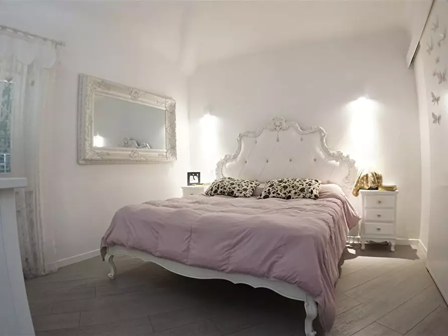 Immagine 11 di Appartamento in vendita  a Massa