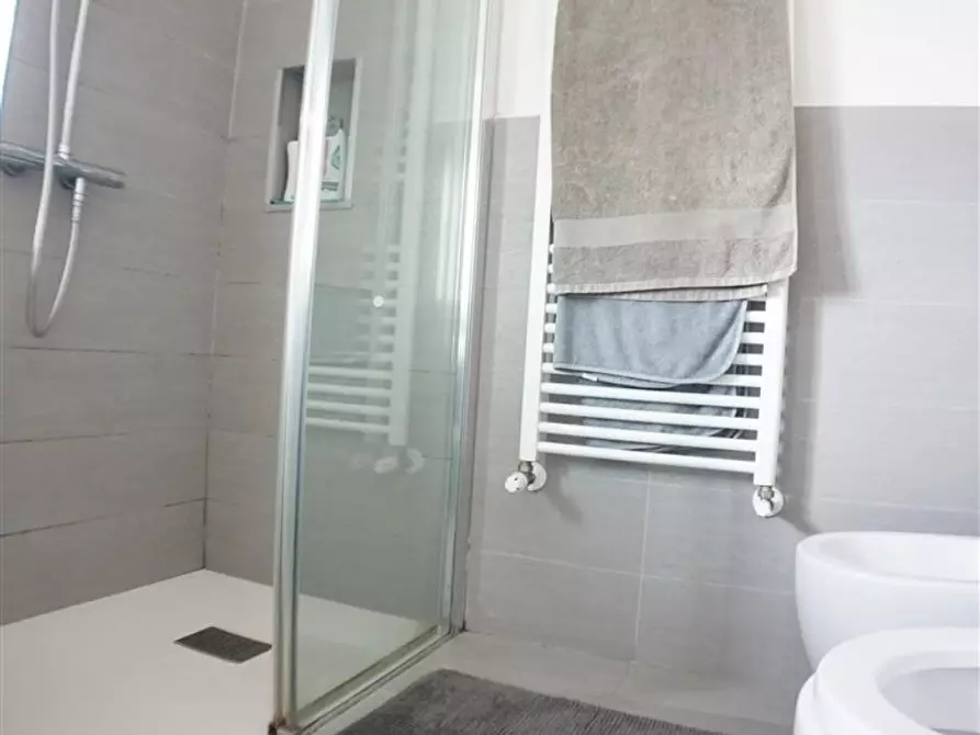 Immagine 16 di Appartamento in vendita  a Massa