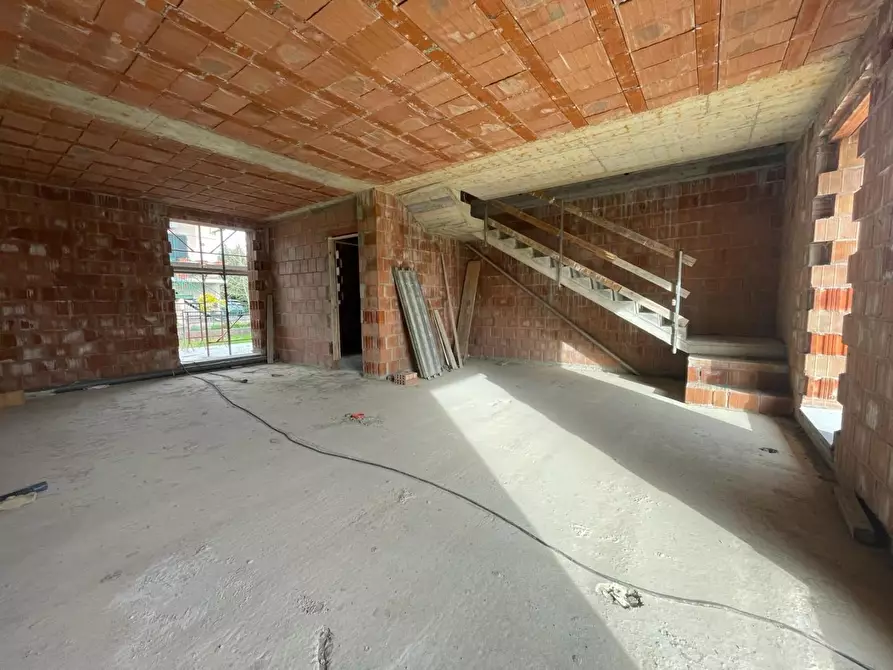 Immagine 6 di Villetta a schiera in vendita  a Massa E Cozzile