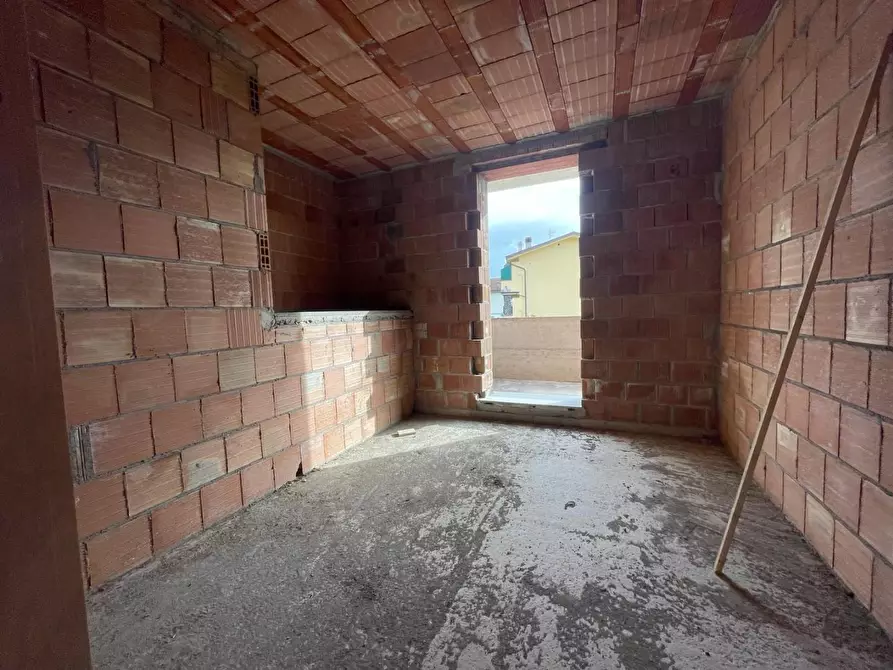 Immagine 8 di Villetta a schiera in vendita  a Massa E Cozzile