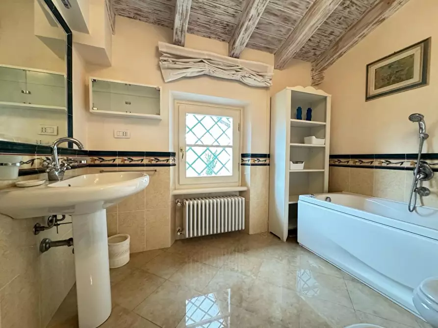 Immagine 22 di Appartamento in affitto  a Forte Dei Marmi