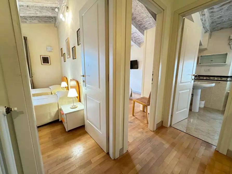 Immagine 13 di Appartamento in affitto  a Forte Dei Marmi