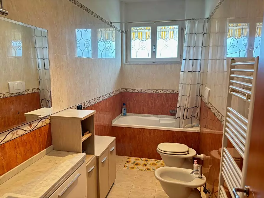 Immagine 14 di Appartamento in vendita  a Ortonovo