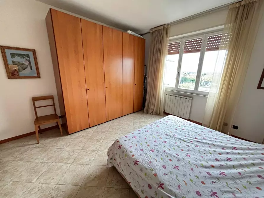 Immagine 18 di Appartamento in vendita  a Ortonovo