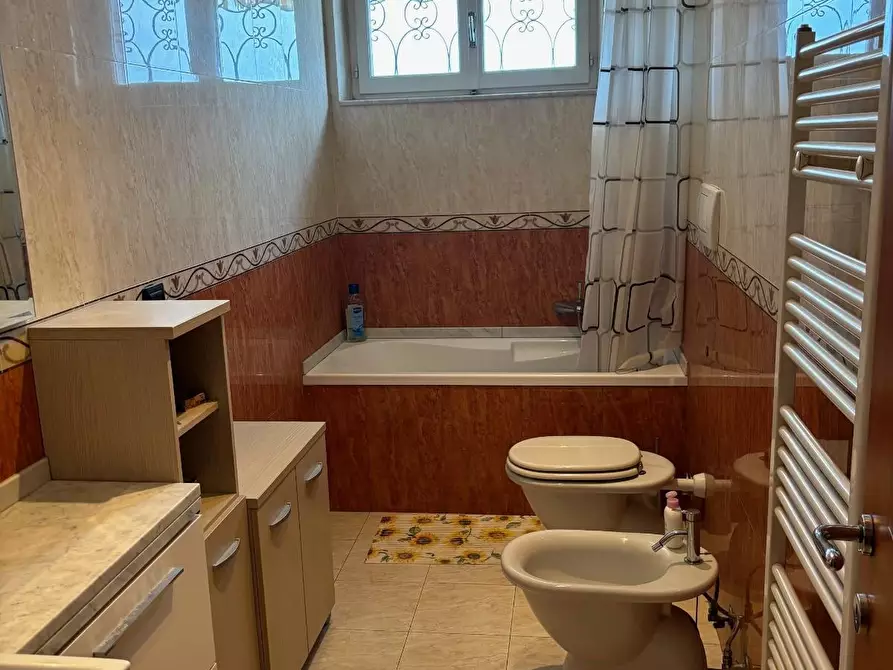 Immagine 12 di Appartamento in vendita  a Ortonovo