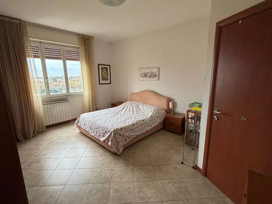 Immagine 24 di Appartamento in vendita  a Ortonovo