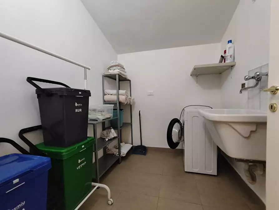 Immagine 9 di Mansarda in affitto  a Massa