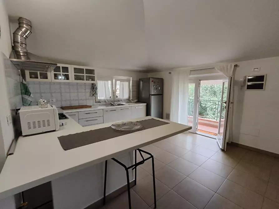 Immagine 7 di Mansarda in affitto  a Massa