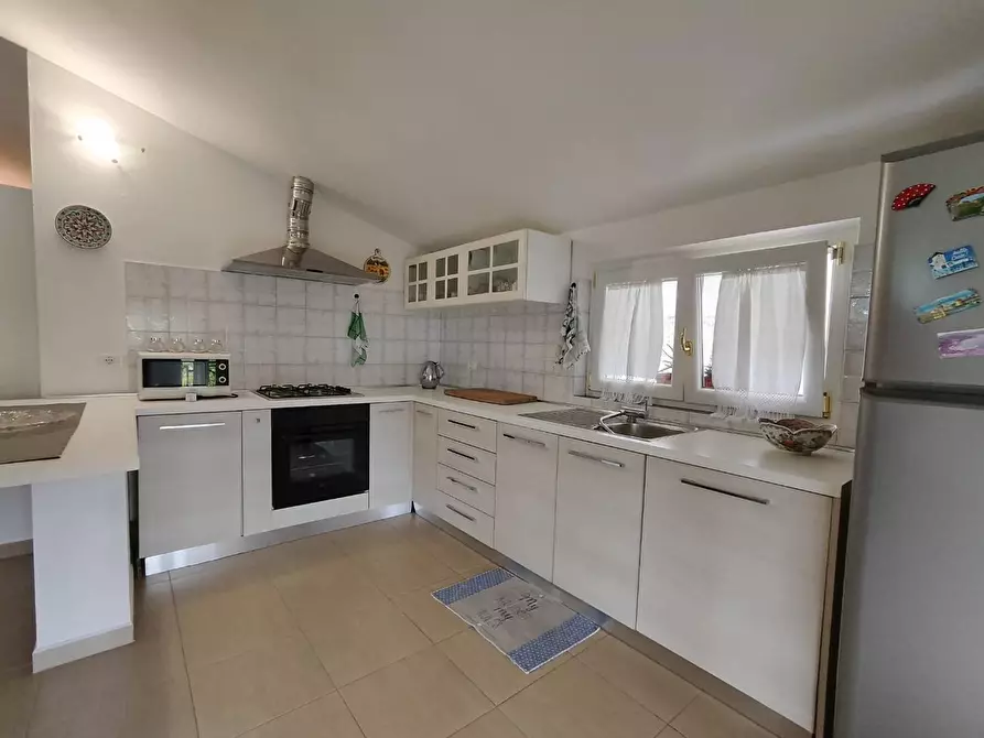 Immagine 12 di Mansarda in affitto  a Massa