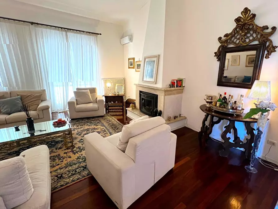 Immagine 5 di Villa in vendita  a Montelupo Fiorentino