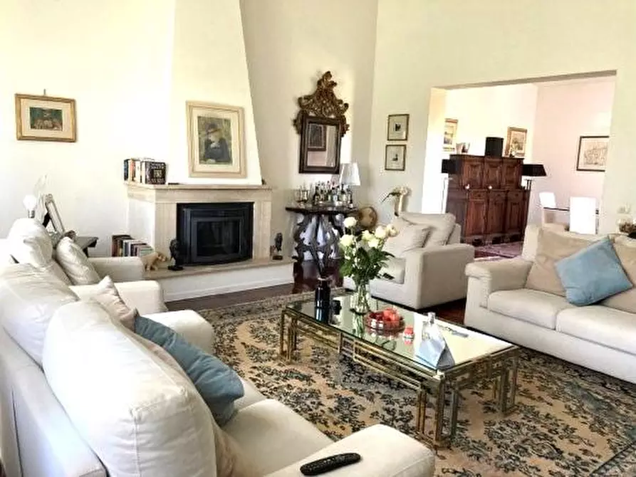 Immagine 5 di Villa in vendita  a Montelupo Fiorentino