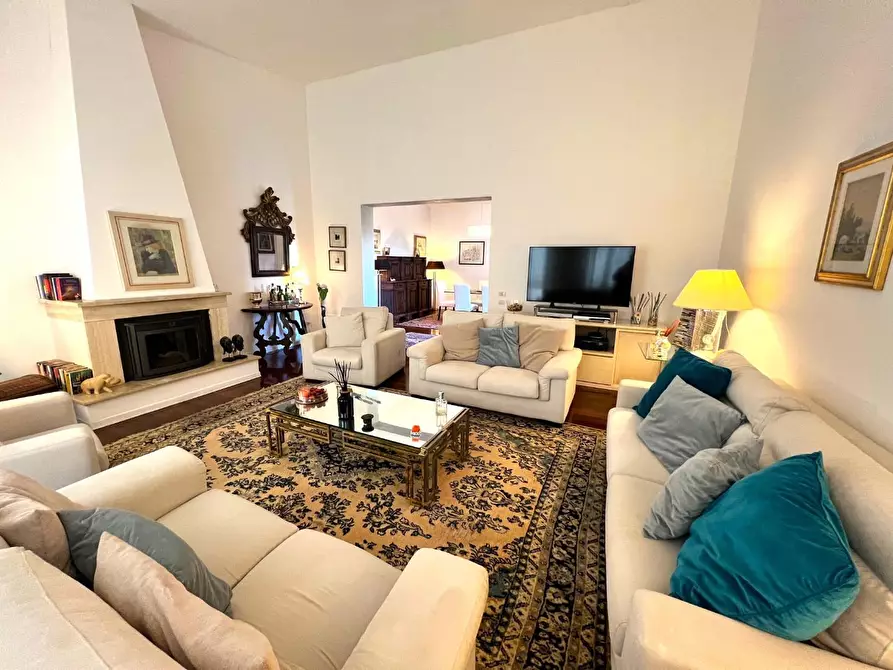 Immagine 1 di Villa in vendita  a Montelupo Fiorentino