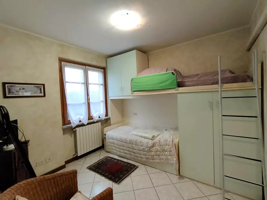 Immagine 11 di Appartamento in vendita  a Massa