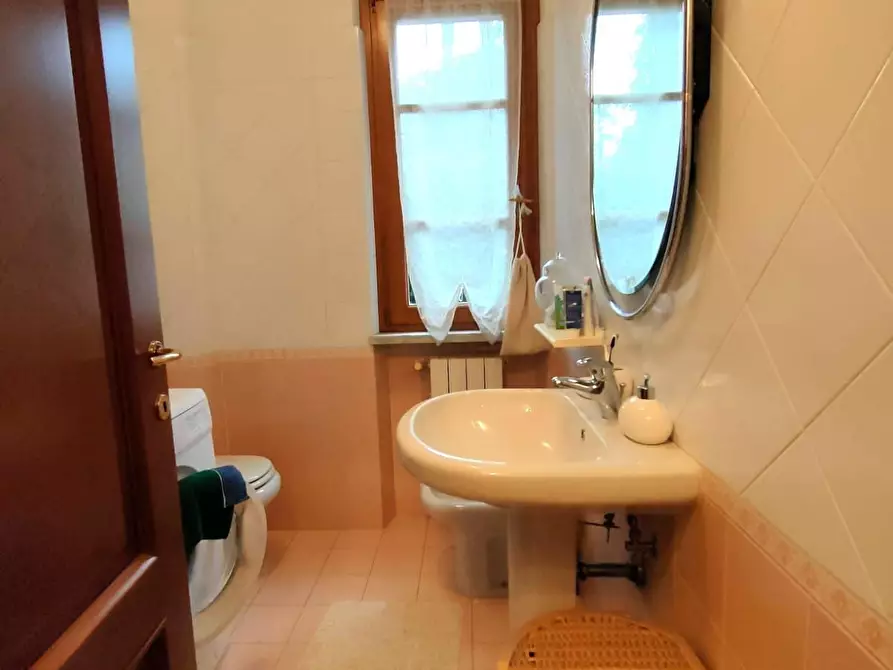 Immagine 8 di Appartamento in vendita  a Massa