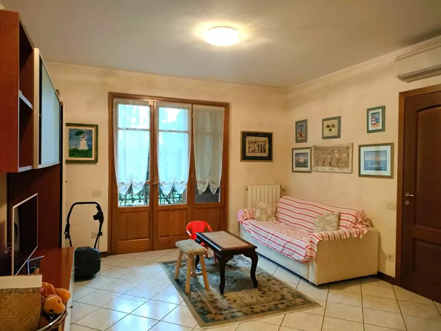 Immagine 9 di Appartamento in vendita  a Massa