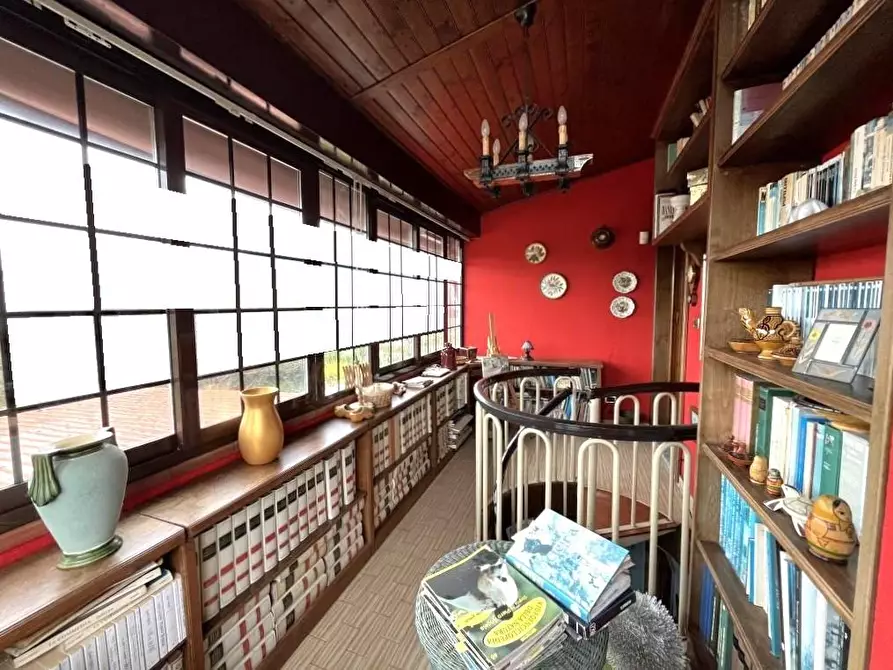 Immagine 16 di Villa in vendita  a Seravezza