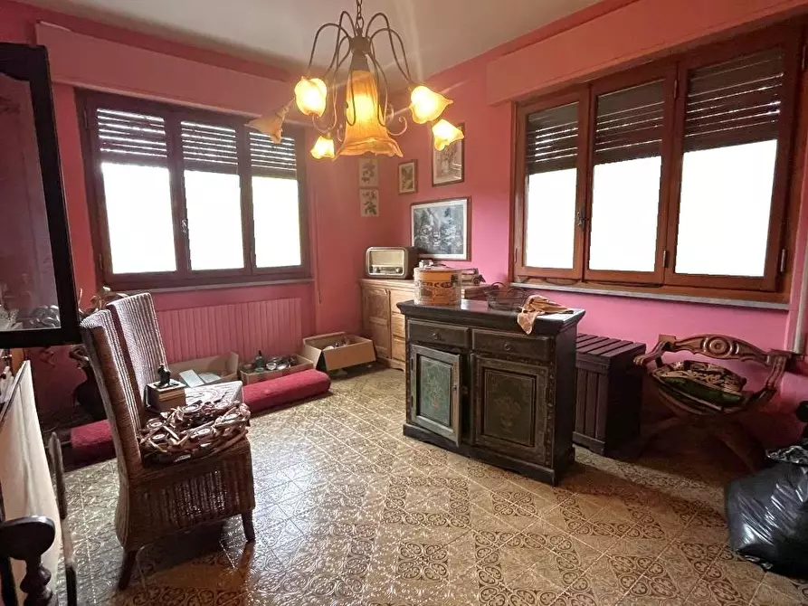 Immagine 13 di Villa in vendita  a Seravezza