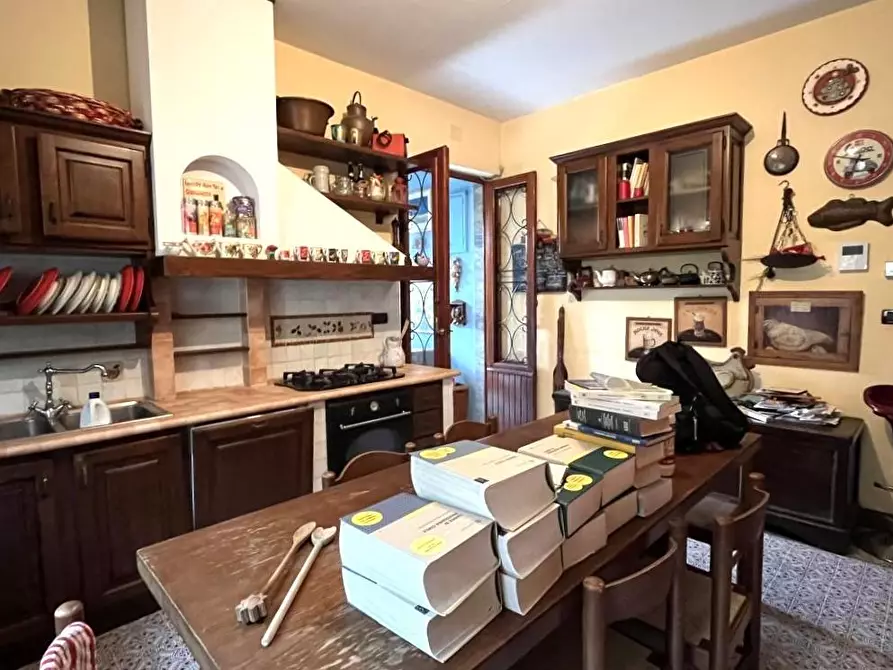 Immagine 8 di Villa in vendita  a Seravezza