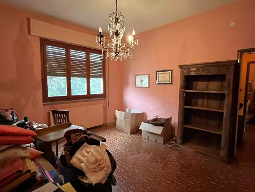 Immagine 9 di Villa in vendita  a Seravezza