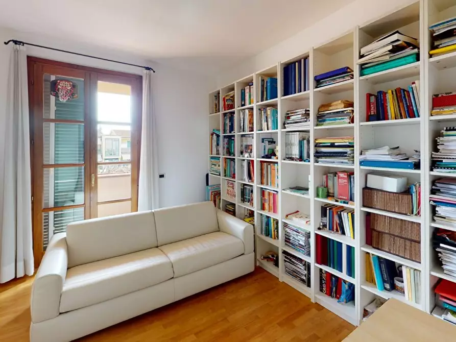 Immagine 31 di Villa in vendita  a Vecchiano