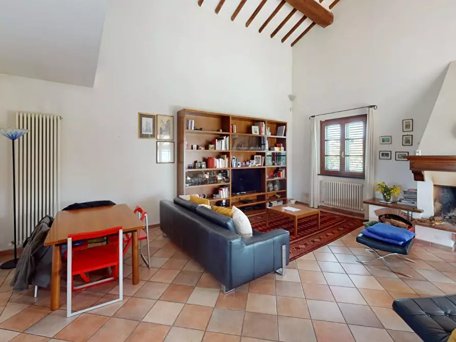 Immagine 25 di Villa in vendita  a Vecchiano