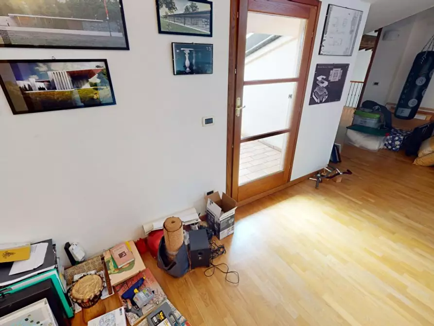 Immagine 14 di Villa in vendita  a Vecchiano