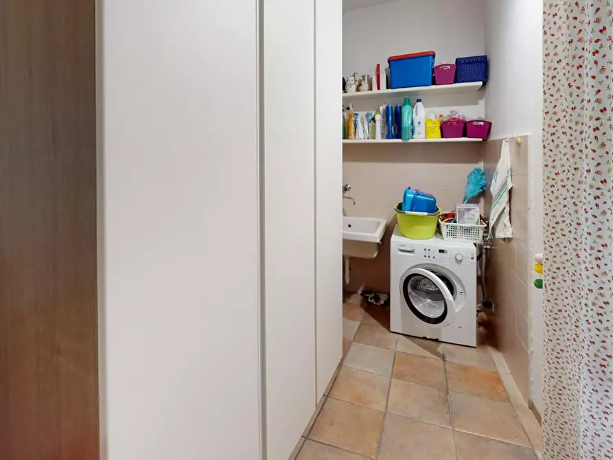 Immagine 36 di Villa in vendita  a Vecchiano