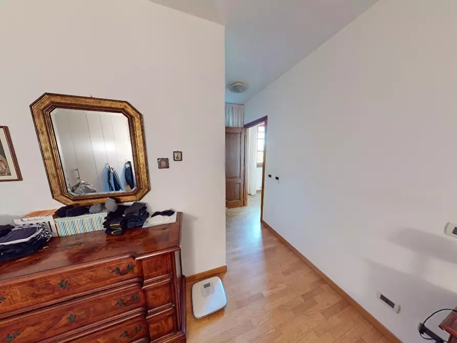 Immagine 19 di Villa in vendita  a Vecchiano