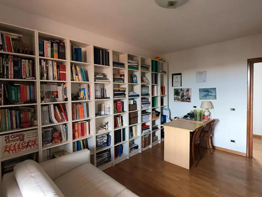 Immagine 11 di Villa in vendita  a Vecchiano