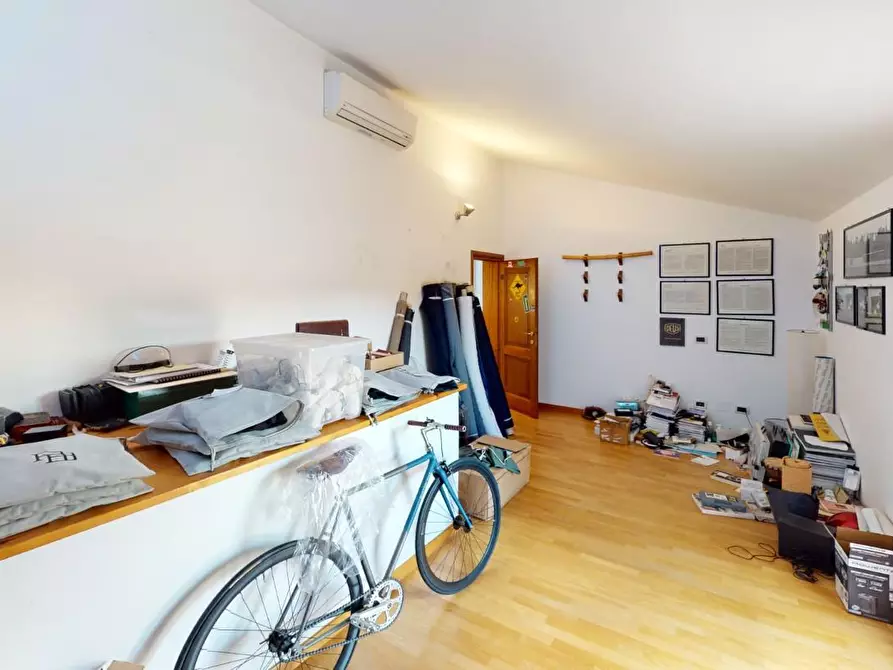 Immagine 33 di Villa in vendita  a Vecchiano