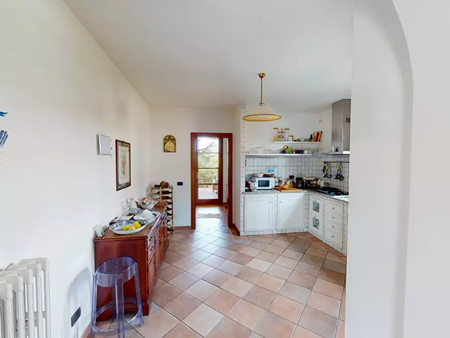 Immagine 7 di Villa in vendita  a Vecchiano