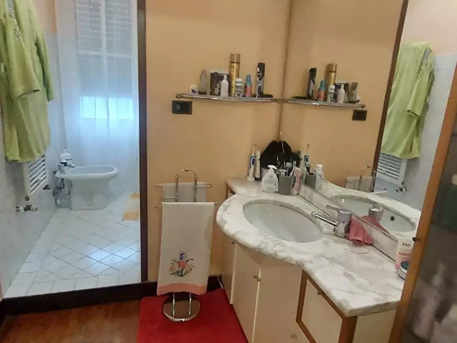 Immagine 21 di Appartamento in vendita  a Carrara