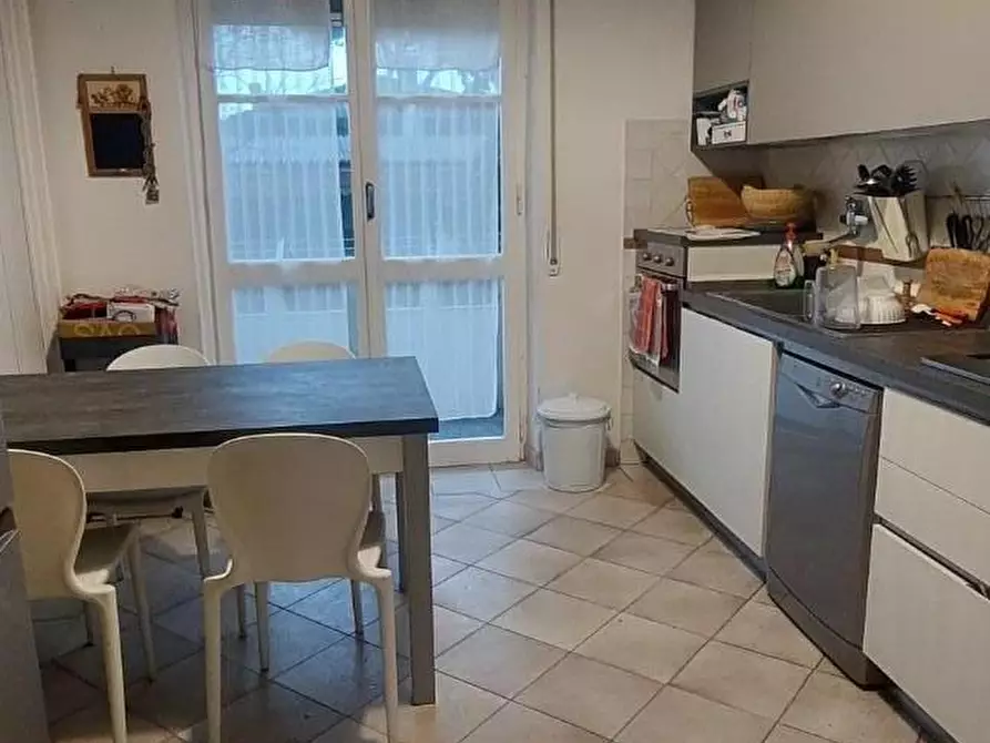 Immagine 9 di Appartamento in vendita  a Carrara